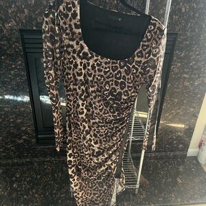 Chic Leopard Long Sleeve Dress